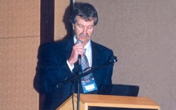 Dr. Nicolás Berthet