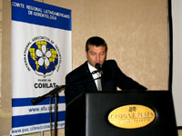 Sr. QF Luis A. Lindermeyer,<br>de Laboratorios SAVAL,<br>dictó el taller Medicina<br>Basada en la Evidencia