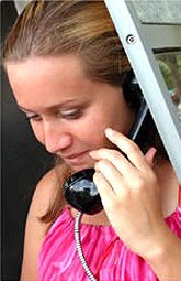 Teléfonos públicos se contaminan con varios tipos de microorganismos