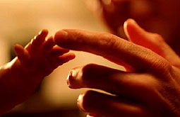 Cesáreas pueden aumentar riesgo de asma infantil