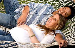 Inducción electiva del parto reduce el riesgo de cesárea