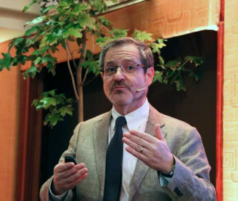 Saval refuerza estrategias contra virus respiratorios