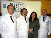 Dr. Wilhem De Lange, Dr. Alfonso<br>Pinilla, Mónica Gómez de Laboratorios<br>SAVAL y Dr. Santiago Barrenechea