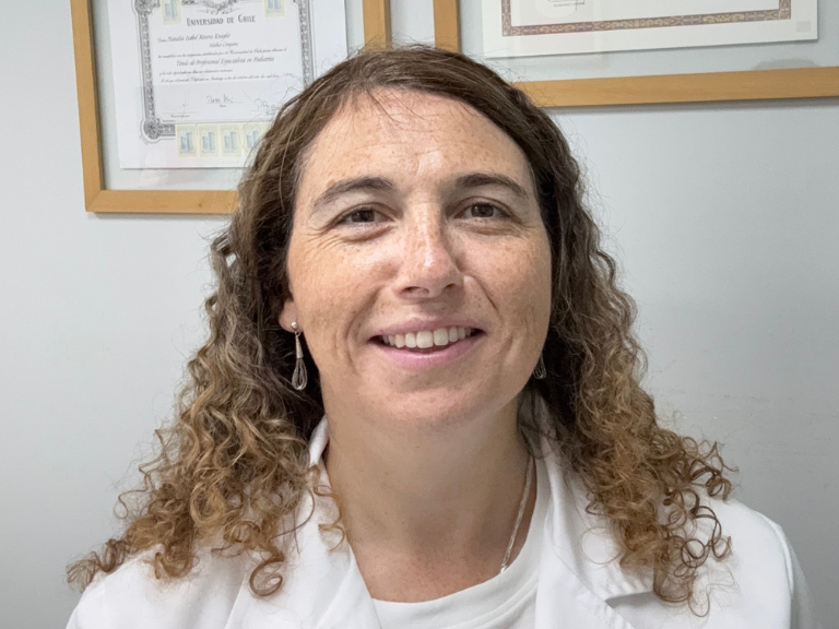 “Es un error pensar que el niño superó el asma y quitar el medicamento”