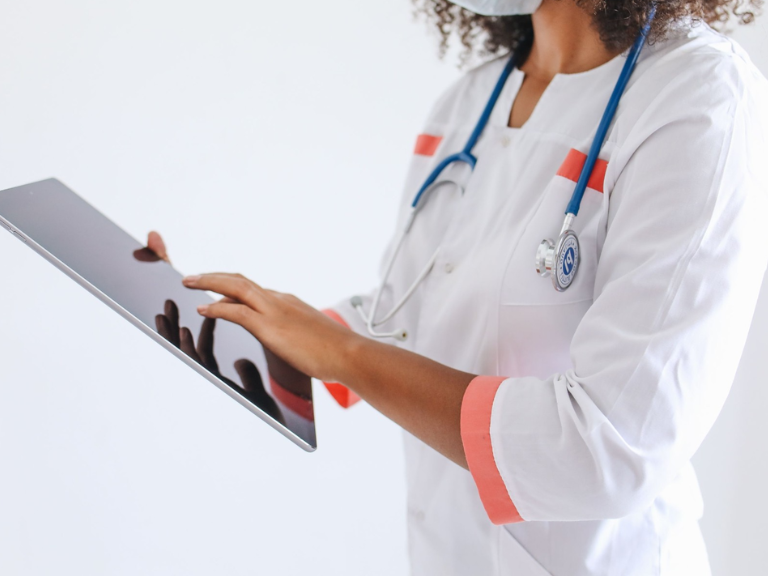 inteligencia artificial, salud. juicio clínico, supervisión médica