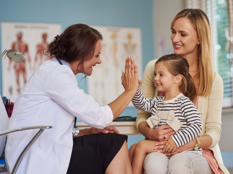 trastornos hidroelectrolíticos, equilibrio ácido-base, trastornos ácido-base, fisiología hidroelectrolítica, fisiología ácido-base, hidratación pediátrica, hiponatremia, hipernatremia, hipokalemia, hiperkalemia, acidosis metabólica, alcalosis metabólica, deshidratación pediátrica, medio interno, fisiopatología pediátrica, diagnóstico y manejo de trastornos hidroelectrolíticos, medicina pediátrica, educación médica continua, curso de fisiología ácido-base e hidroelectrolíticos, Universidad de Tarapacá, Facultad de Medicina Universidad de Tarapacá, Hospital Dr. Juan Noé Crevani, Hospital Dr. Exequiel González Cortés, Hospital Guillermo Grant Benavente, Jean Grandy Henríquez, Nicole Bascur, Camila Xie Fu, Gabriel Gallardo Letelier, Arica, pediatría, nefrología pediátrica