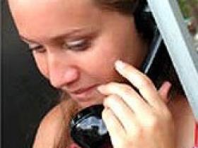 Teléfonos públicos se contaminan con varios tipos de microorganismos