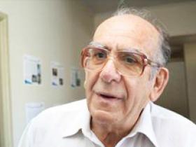 Dr. Vicente Valdivieso Dávila