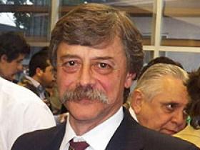 Dr. Edgardo Grob Bedecarratz