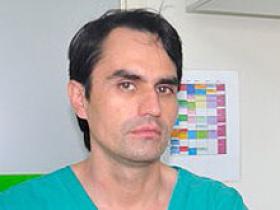 Dr. Roberto González Lagos