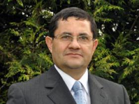 Dr. Claudio Flores Würth