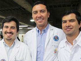 Dres. Nelson López, Mauricio Aguilar y Nelson Inzulza