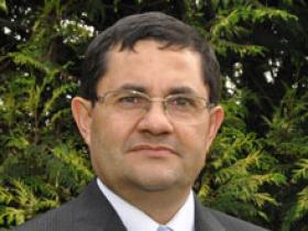 Dr. Claudio Flores Würth