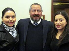 Dra. Loreto Jarpa, Sr. Leonardo Arriagada y Dra. Oriana Cárdenas