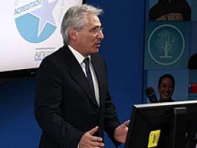 Dr. Luis Bavestrello Fernández