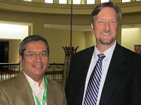 Dres. Carlos Astudillo y Brian Davis