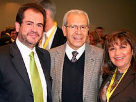 Dres. Manuel Novoa, Carlos Becerra y Cecilia Reyes
