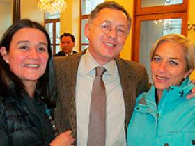 Dra. María Eugenia Arancibia, Sr. Cristian Pizarro y Dra. Sylvia Cruchet