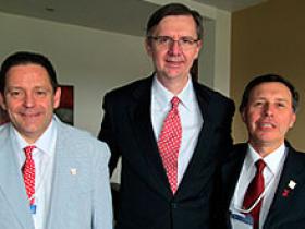 Dres. Rodrigo Hernández, Mario García y José Luis Vukasovic
