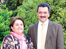 Sra. Angélica Aguilar y Dr. Óscar Galindo