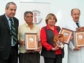 Dr. Luis Castillo, Sres. Benjamín Cádiz, Gema Nettle y Dr. Eduardo Marchant