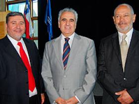 Dres. Sergio Opazo, Mario Fernández y Juan Enríquez
