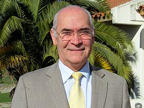 Dr. Rubén Bravo Castillo