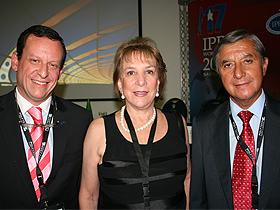 Dres. Patricio Léniz, M. Teresa de la Cerda y Wilfredo Calderón
