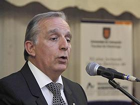 Dr. Alex Bustos Leal