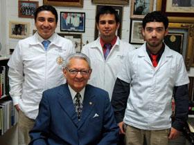 Internos Víctor Ramírez, Rodrigo Medina y Wilson San Martin y Dr. José Astacio