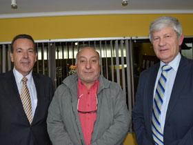 Sr. Eduardo Barra, Dr. Gonzalo Boada y Dr. Carlos Nicklander