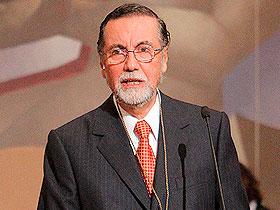 Rector Víctor Pérez Díaz