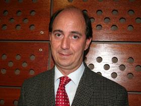 Dr. Julio Valenzuela Cadel