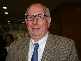 Dr. Carlos Saieh Andoine