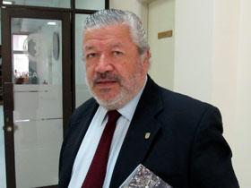 Dr. Raúl González Ramos