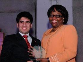 Reconocimiento a Dra. Clarissa Etienne