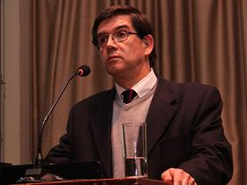 Dr. Álvaro Téllez