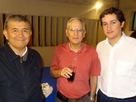 Dres. Michio Nishihara, Luis de Echaniz y Sr. Gersom Pérez