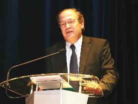Dr. Pablo Vial Claro