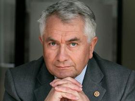 Dr. Enrique Paris Mancilla