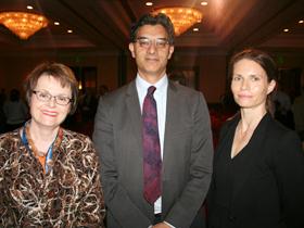 Dres. Gill Adams, Adnan Tufail y Cathy Egan