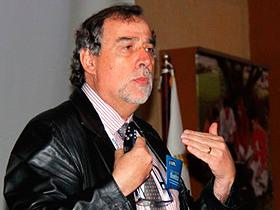 Dr. Mauricio Besio Rollero