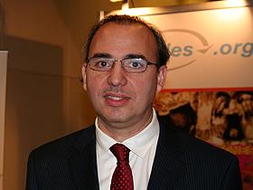 Dr. Roberto Amón Jadue