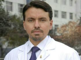 Dr. Marco Albán García