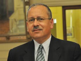 Dr. Claudio Lermanda Soto