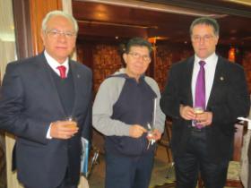 Dres. Voltaire Muñoz y Luis Barría y Sr. José Luis Arumí