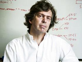 Dr. Beltrán Mena Concha