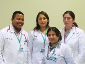 Dres. Richard Charris, Tania Candia, Grace Mite y Judith Palma