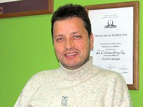 Dr. Gustavo Bresky Ruíz