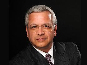 Dr. Alejandro Vázquez de Kartzow